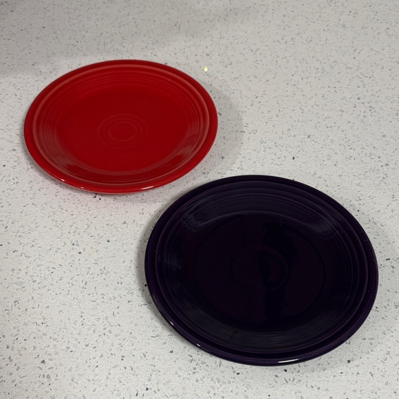 Fiesta Homer Laughlin Red and Dark Purple Plum Salad Dessert Plates 7” Lead Free - Picture 2 of 9